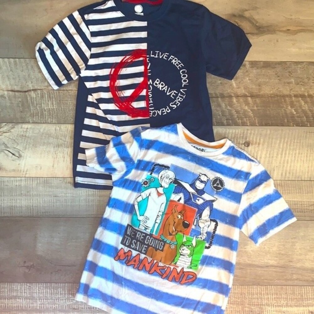 Lot of‎ 2- T-shirts boys size XXL/18